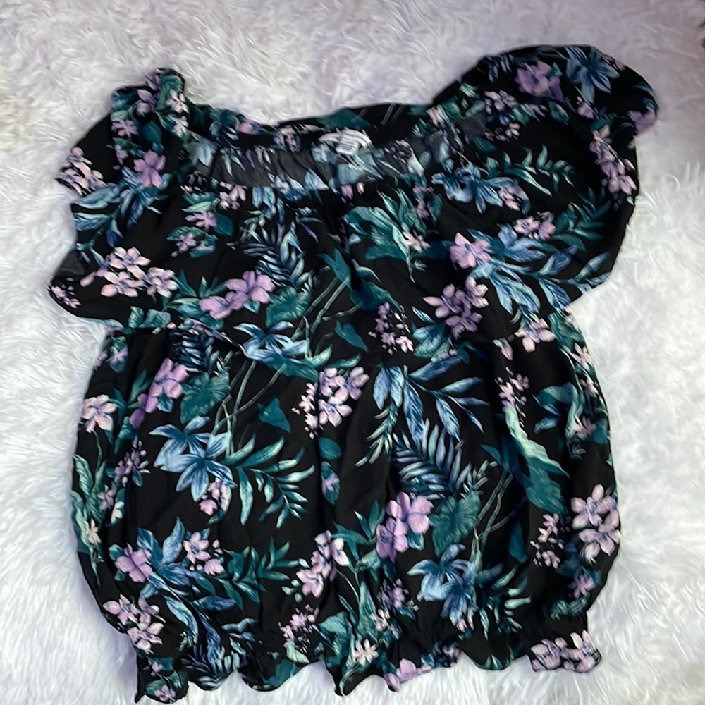 American Eagle top